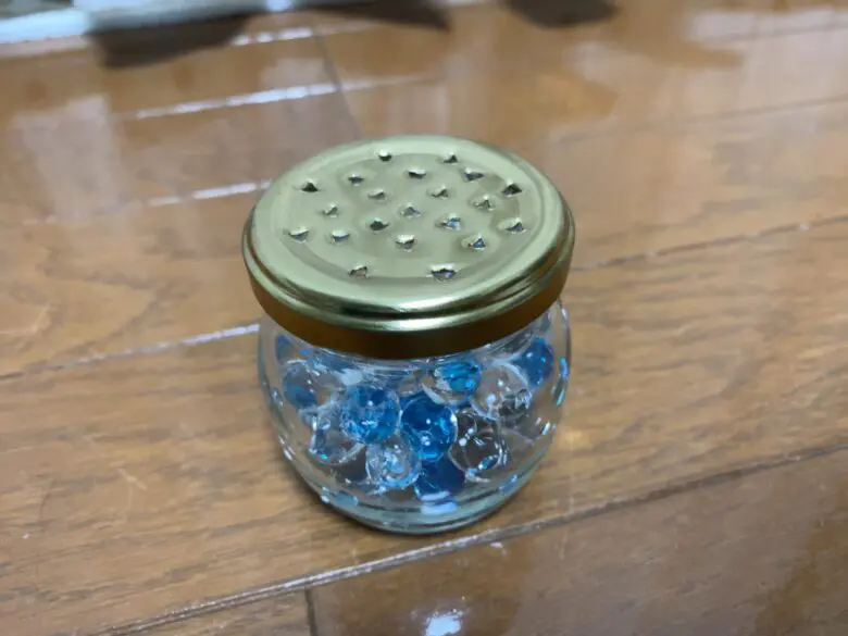 消臭ビーズで空き瓶をリメイク